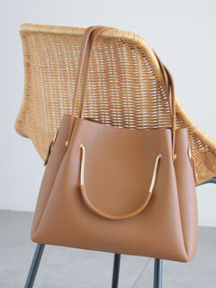 ブラウン 合成皮革 ハンドバッグ 楽天市場】本革風合皮持ち手(60cm) 2.ブラウン 手芸用 簡単