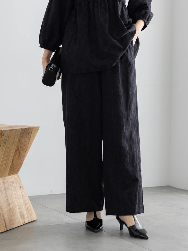 【WEB限定】フローラルジャカードストレートパンツ【セレモニーアイテム】（ブラック）｜Te chichi（テチチ）通販