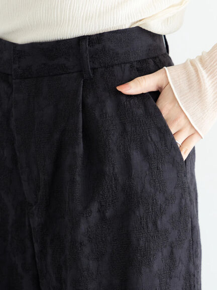 【WEB限定】フローラルジャカードストレートパンツ【セレモニーアイテム】（ブラック）｜Te chichi（テチチ）通販