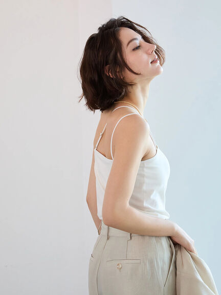 シームレスカップ付きアシメキャミソール《2025spring catalog item》（オフホワイト/ブラック）｜Te chichi（テチチ）通販
