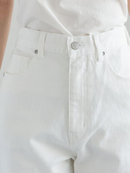【宮本茉由着用】ストレートシルエットDenim（オフホワイト/サックスブルー/ブルー）｜Te chichi（テチチ）通販