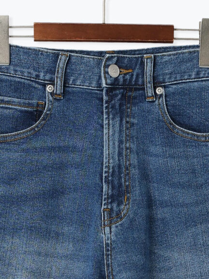 【宮本茉由着用】ストレートシルエットDenim（オフホワイト/サックスブルー/ブルー）｜Te chichi（テチチ）通販