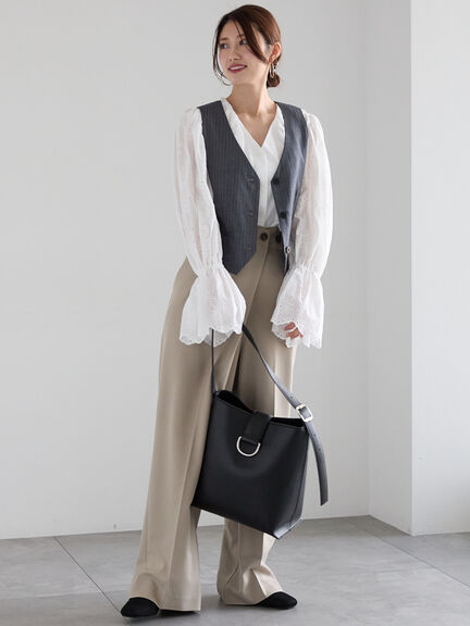【宮本茉由着用】アシンメトリータックストレートパンツ《2025spring catalog item》（オフホワイト/グレー/ベージュ）｜Te chichi（テチチ）通販