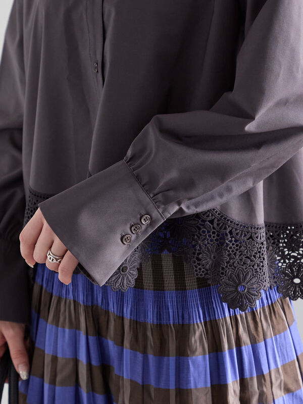 セール】 レースクロップドブラウス（オフホワイト/ブラック/トップス