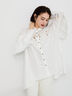 【Atelier Sucre】エンブロイダリーバックフリルシャツ《2025spring catalog item》（オフホワイト）｜Te chichi（テチチ）通販
