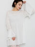 【Atelier Sucre】レースフレアスリーブシャーリングブラウス《2025spring catalog item》（オフホワイト）｜Te chichi（テチチ）通販