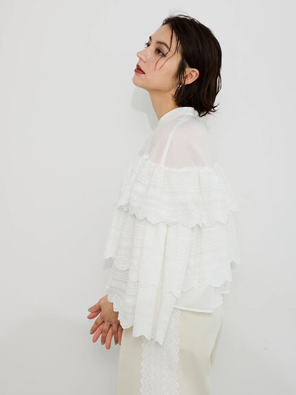 【Atelier Sucre】エンブロイダリーティアードフリルブラウス（オフホワイト）｜Te chichi（テチチ）通販