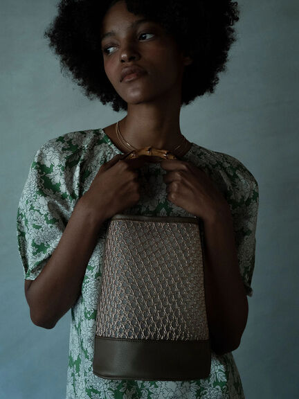 【LIBERTY】フレアーワンピース《2025summer catalog item》（ベージュ/グリーン）｜Te chichi（テチチ）通販