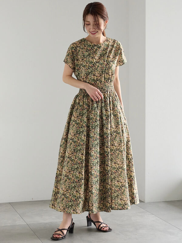 【LIBERTY】シャーリングワンピース《2025summer catalog item》（ブラック）｜Te chichi（テチチ）通販
