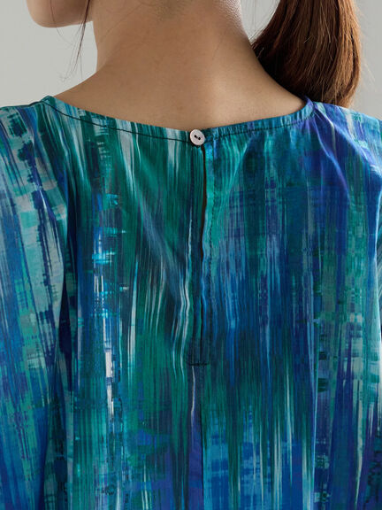【LIBERTY】パフスリーブブラウス《2025summer catalog item》（ブラック/ブルー）｜Te chichi（テチチ）通販