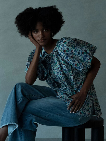 【LIBERTY】バルーンスリーブブラウス《2025summer catalog item》（ベージュ/グリーン）｜Te chichi（テチチ）通販