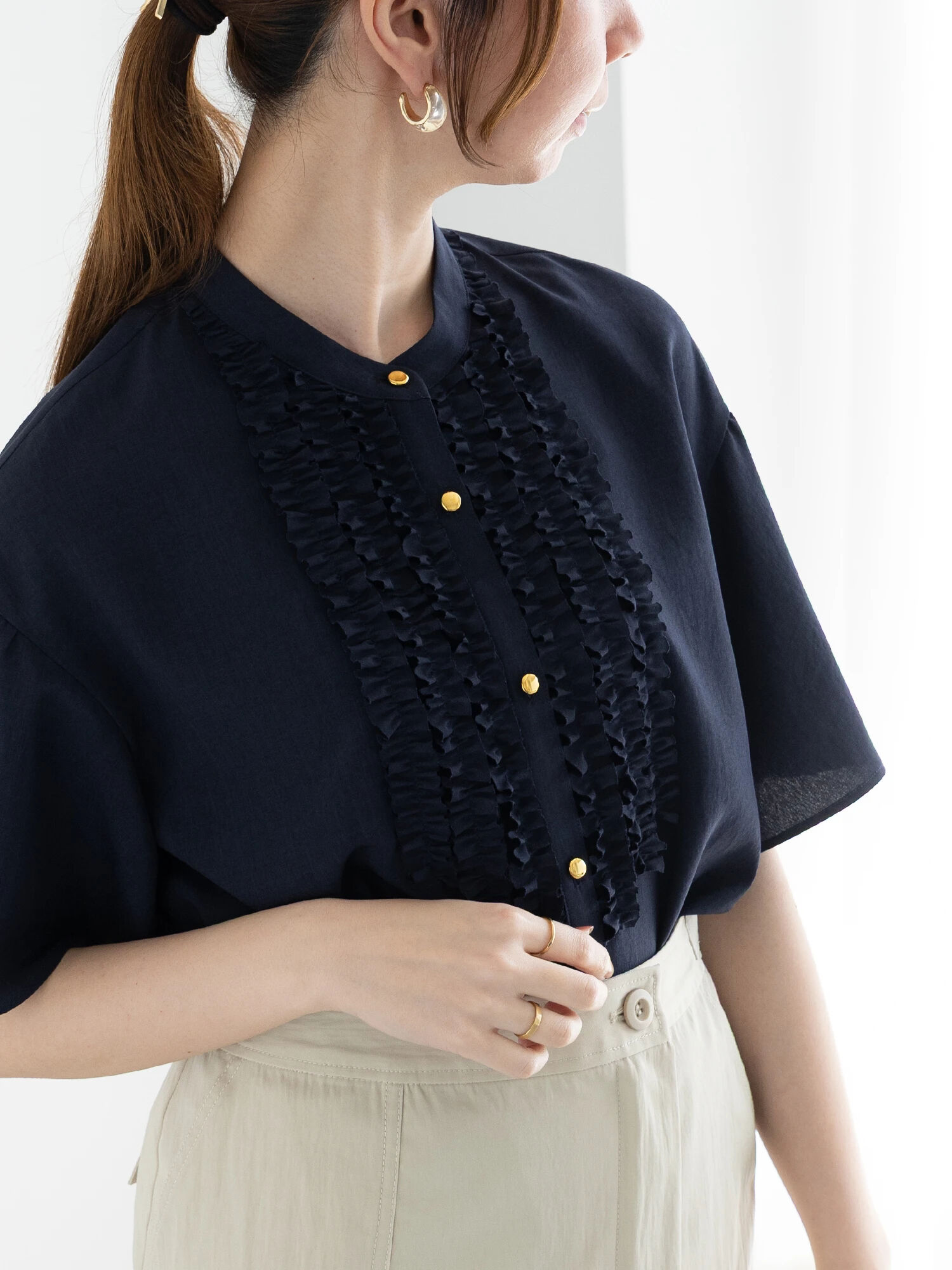 訳あってお買い得！30～80％OFF フロントフリルSH（オフホワイト/チャコールグレー/ネイビー カットソー(半袖+袖なし)
