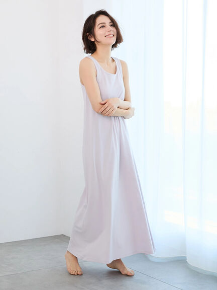 【Essentials】ワンポイント刺繍ロングワンピース（ラベンダー）｜Te chichi（テチチ）通販