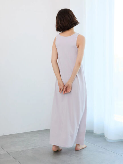 【Essentials】ワンポイント刺繍ロングワンピース（ラベンダー）｜Te chichi（テチチ）通販