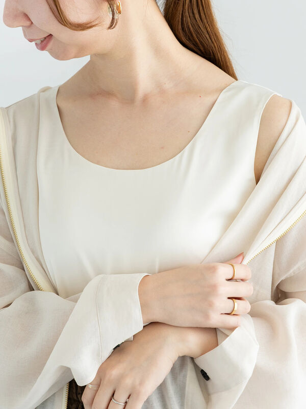 【松井愛莉着用】前後2WAYサテン×天竺カットタンクトップ（オフホワイト）｜Te chichi（テチチ）通販