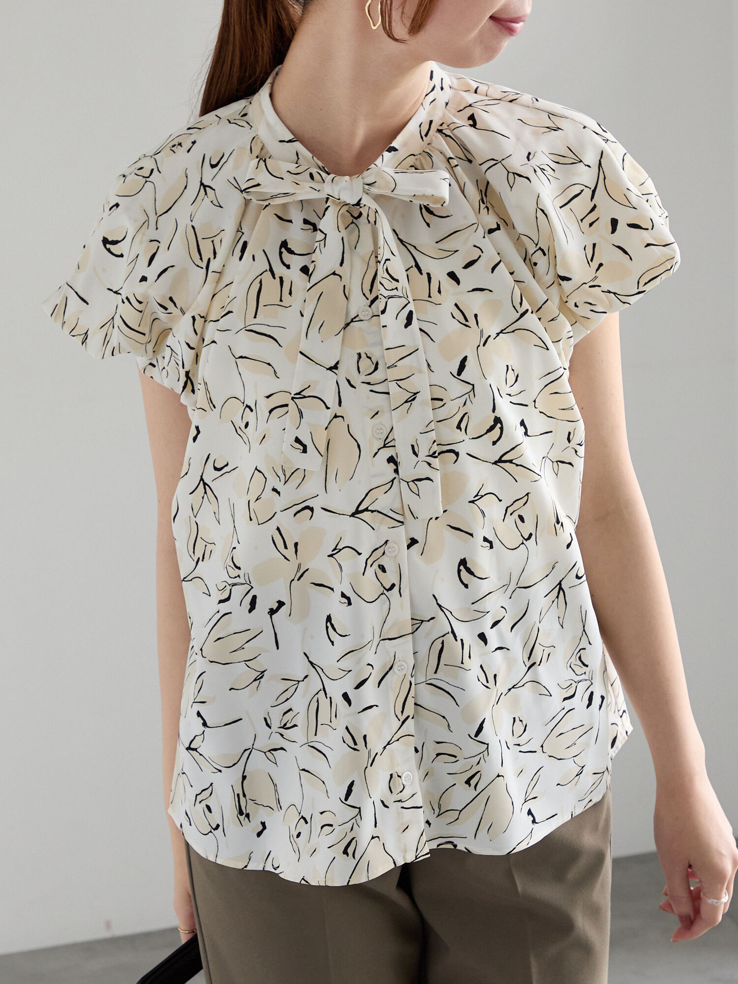 美品 MADISON BLUE 20AW ボウタイ バルーンスリーブ ブラウス 美品 MADISON BLUE 20AW ボウタイ バルーンスリーブ ブラウス