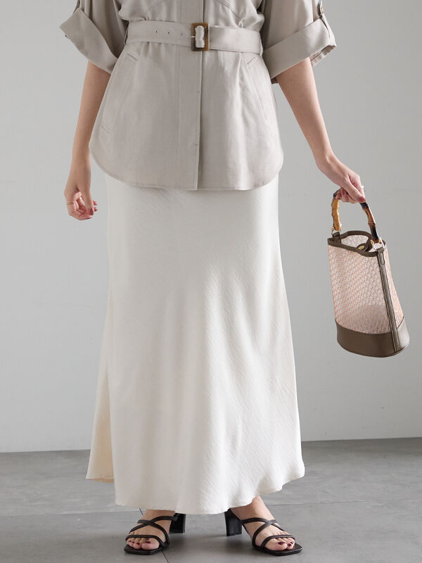 【松井愛莉着用】フィブリルロングナロースカート《2025summer catalog item》（オフホワイト）｜Te chichi（テチチ）通販