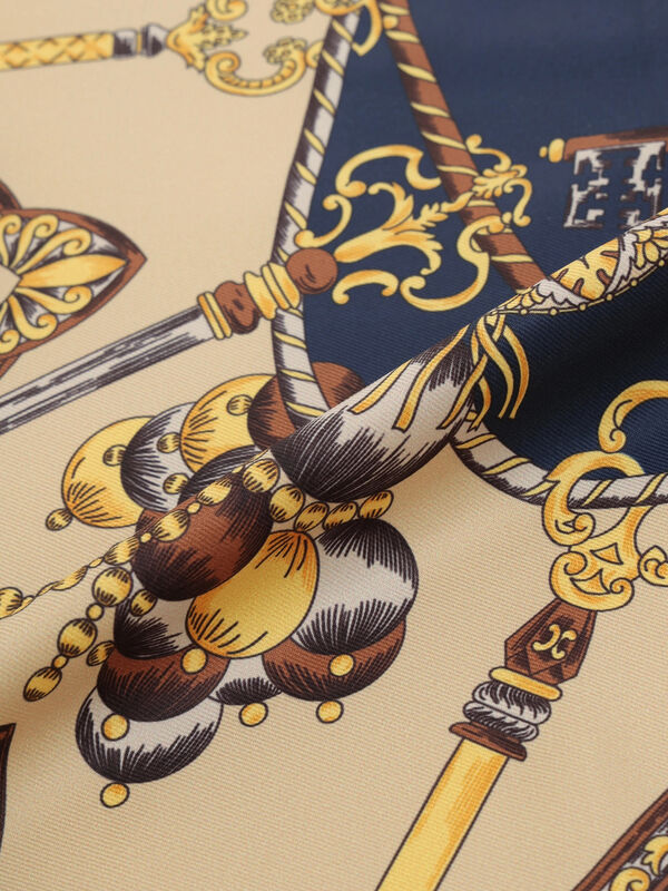 セール】 Italyスカーフ90*90 鍵（ベージュ/ネイビー