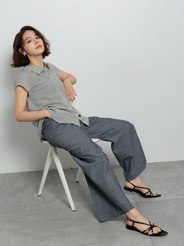 セール】 シアサッカージオメ柄シャツブラウス（オフホワイト/ネイビー