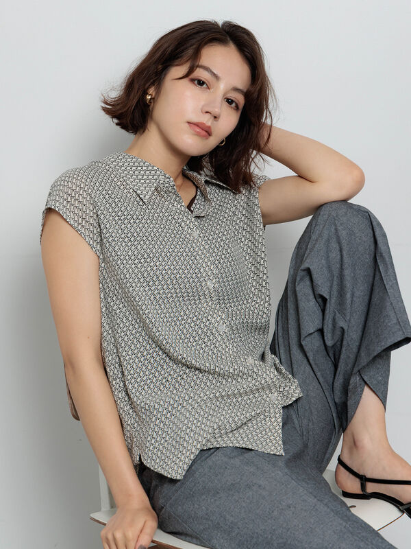 ♡Chang❤︎Min様ご確認♡ セール】 シアサッカージオメ柄シャツブラウス（オフホワイト/ネイビー