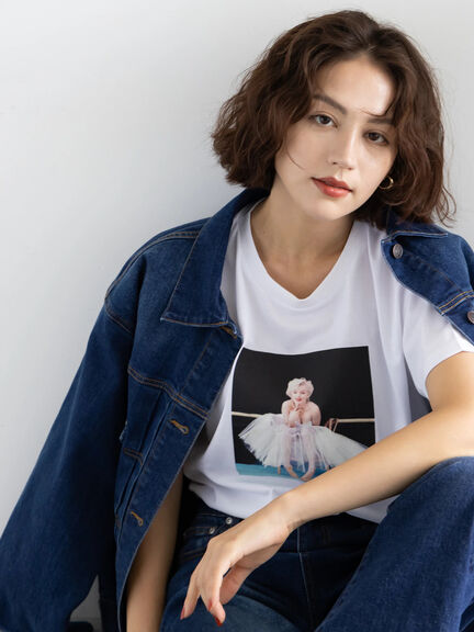 マリリンモンローチェアフォトTシャツ（オフホワイト/チャコールグレー）｜Te chichi（テチチ）通販