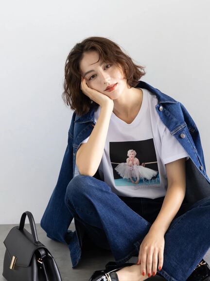 マリリンモンローチェアフォトTシャツ（オフホワイト/チャコールグレー）｜Te chichi（テチチ）通販