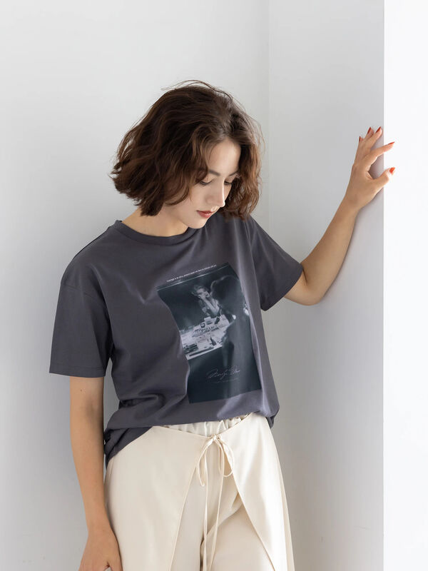 セール】 マリリンモンローミラーフォトTシャツ（オフホワイト