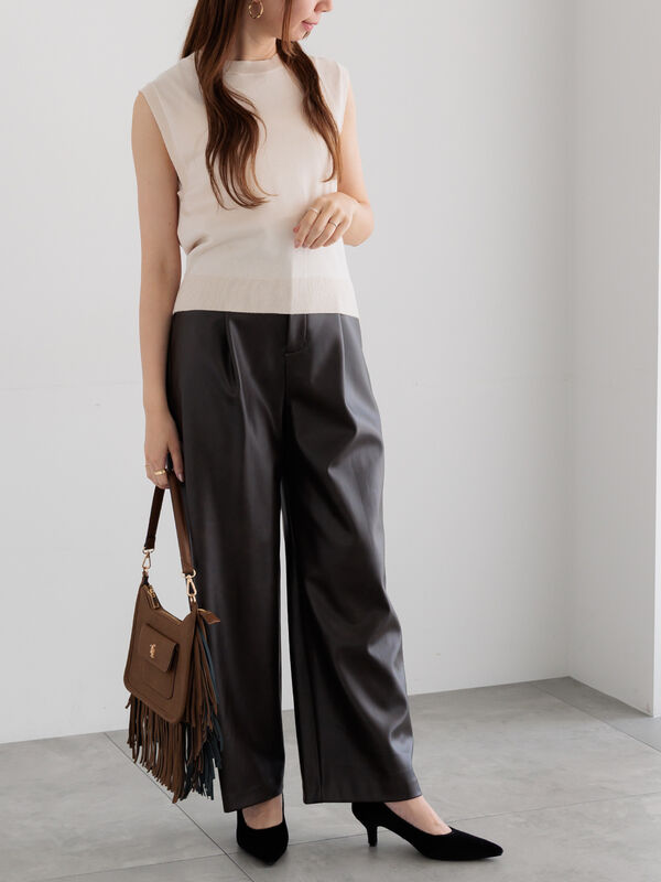 セール】 フェイクレザーセミワイドパンツ《2025Autumn catalog item