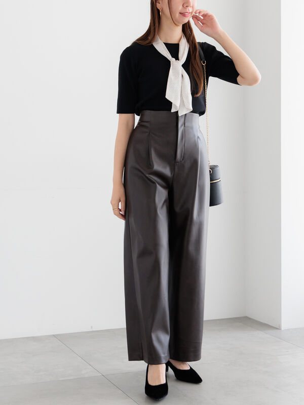 セール】 フェイクレザーセミワイドパンツ《2025Autumn catalog item