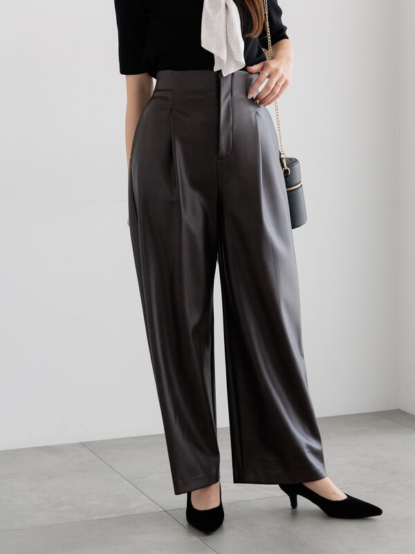 セール】 フェイクレザーセミワイドパンツ《2025Autumn catalog item