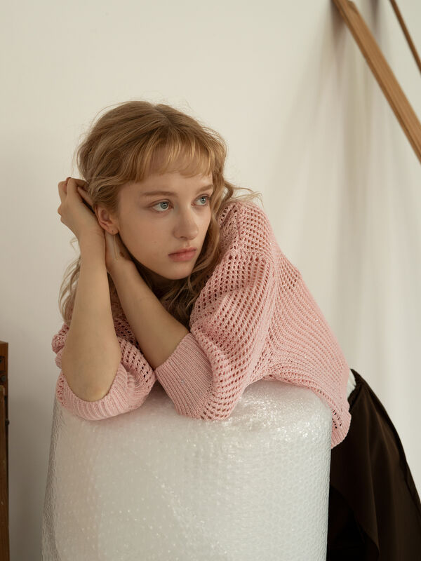スパンコールメッシュハーフスリーブニット《2025Autumn catalog item》（チャコールグレー/ピンク/グリーン）｜Te chichi（テチチ）通販