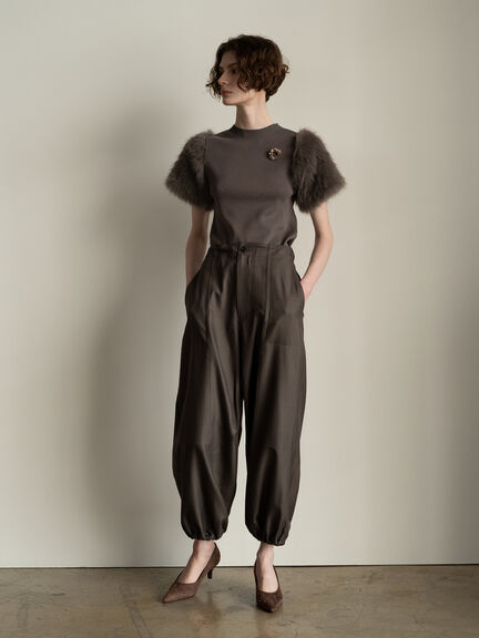 スリーブファーニットプルオーバー《2025Autumn catalog item》（チャコールグレー/ベージュ）｜Te chichi（テチチ）通販