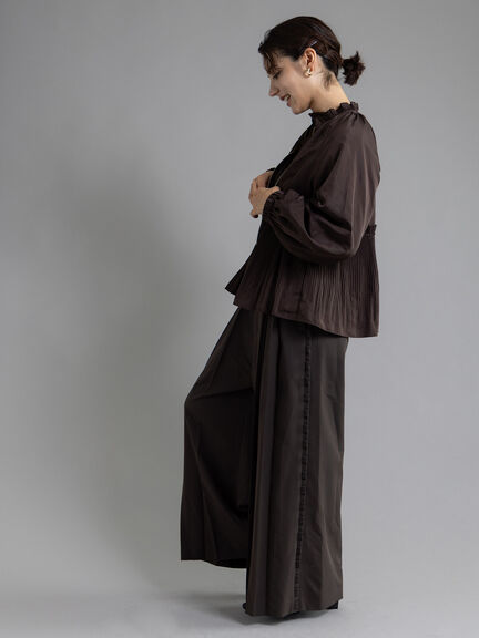 【Atelier plier】サイドプリーツワイドパンツ《2025Autumn catalog item》（ブラウン）｜Te chichi（テチチ）通販