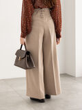 バックレースアップロングパンツ《2025Autumn catalog vol.2 item》(ベージュ)|Te chichi(テチチ)通販