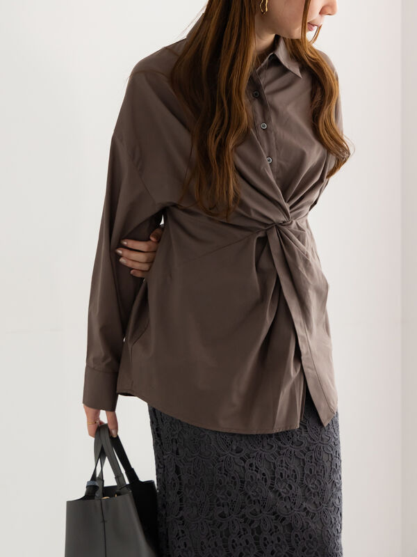 セール】 ツイストデザインシャツ《2025Autumn catalog vol.2 item