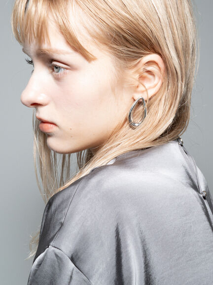 ドレープネックブラウス《2025Autumn catalog vol.2 item》（オフホワイト/グレー/ブルー）｜Te chichi（テチチ）通販