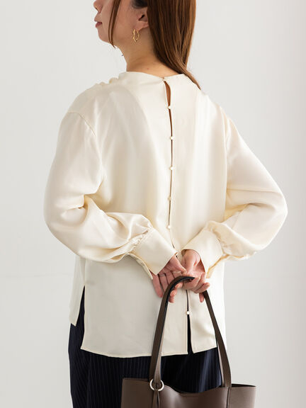 ドレープネックブラウス《2025Autumn catalog vol.2 item》（オフホワイト/グレー/ブルー）｜Te chichi（テチチ）通販