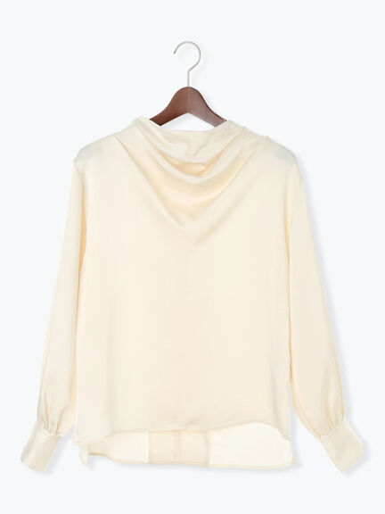 ドレープネックブラウス《2025Autumn catalog vol.2 item》（オフホワイト/グレー/ブルー）｜Te chichi（テチチ）通販