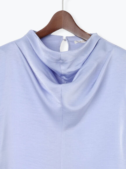 ドレープネックブラウス《2025Autumn catalog vol.2 item》（オフホワイト/グレー/ブルー）｜Te chichi（テチチ）通販