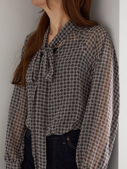 パターンアソートシフォンボウタイブラウス《2025Autumn catalog vol.2 item》（チャコールグレー/ブラック/ボルドー/ブラウン）｜Te chichi（テチチ）通販