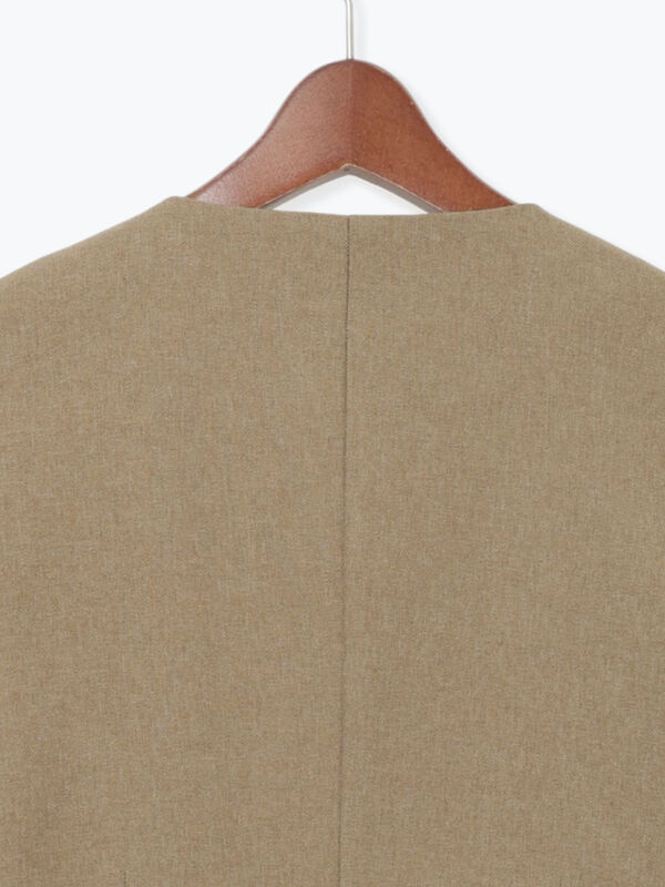 セール】 コンパクトノーカラージャケット（ブラック/ベージュ