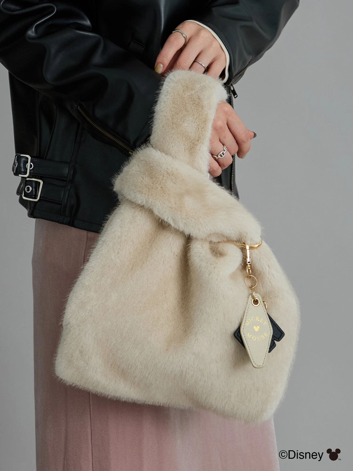 ミニーマウス ファーバッグ ディズニーランド ミニーマウス ファーバッグ ディズニーランド