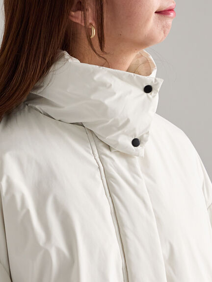 スタンドカラーショートダウンジャケット《2025winter catalog item》（オフホワイト/ブラック/ブルー）｜Te chichi（テチチ）通販