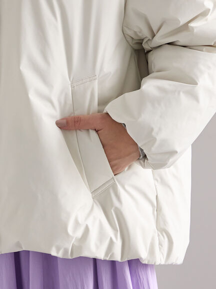 スタンドカラーショートダウンジャケット《2025winter catalog item》（オフホワイト/ブラック/ブルー）｜Te chichi（テチチ）通販