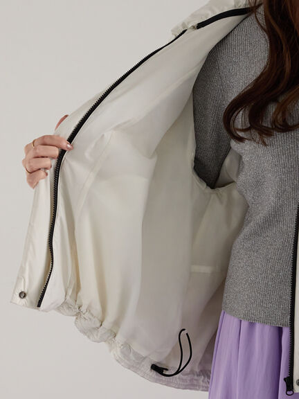 スタンドカラーショートダウンジャケット《2025winter catalog item》（オフホワイト/ブラック/ブルー）｜Te chichi（テチチ）通販