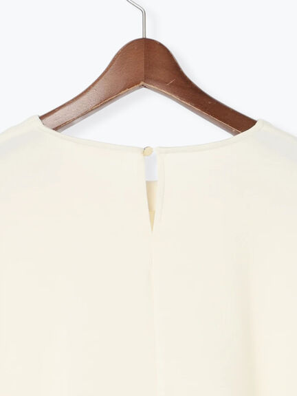 ティアードフリルヘムプルオーバー（オフホワイト/ブラック）｜Te chichi（テチチ）通販