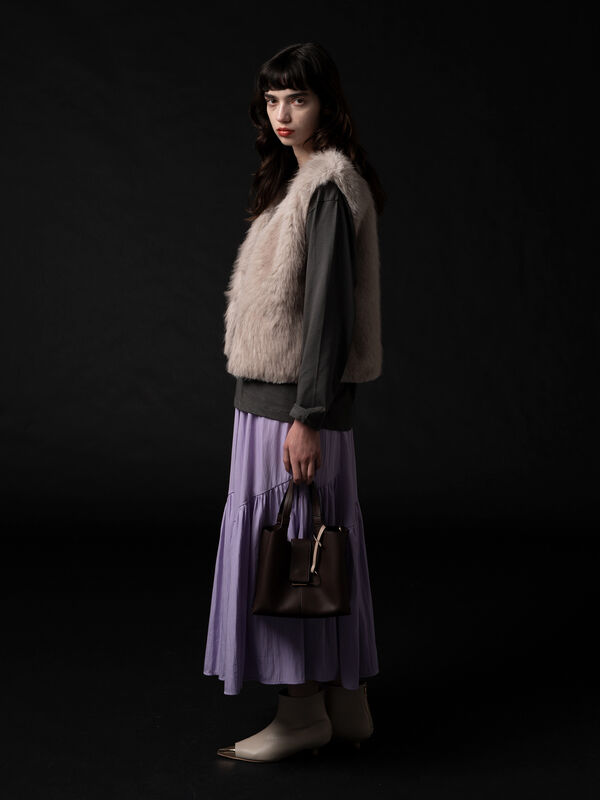 ショートファーベスト《2025winter catalog item》（グレー/ベージュ