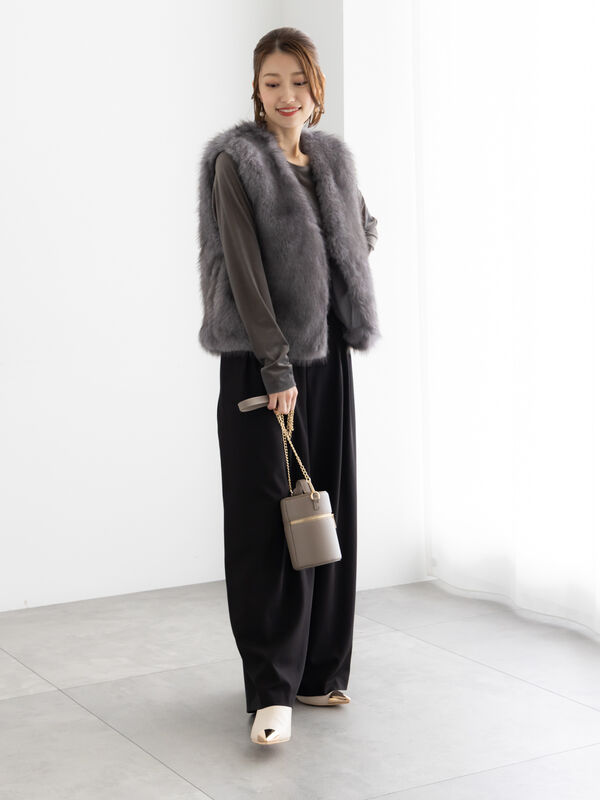 ショートファーベスト《2025winter catalog item》（グレー/ベージュ