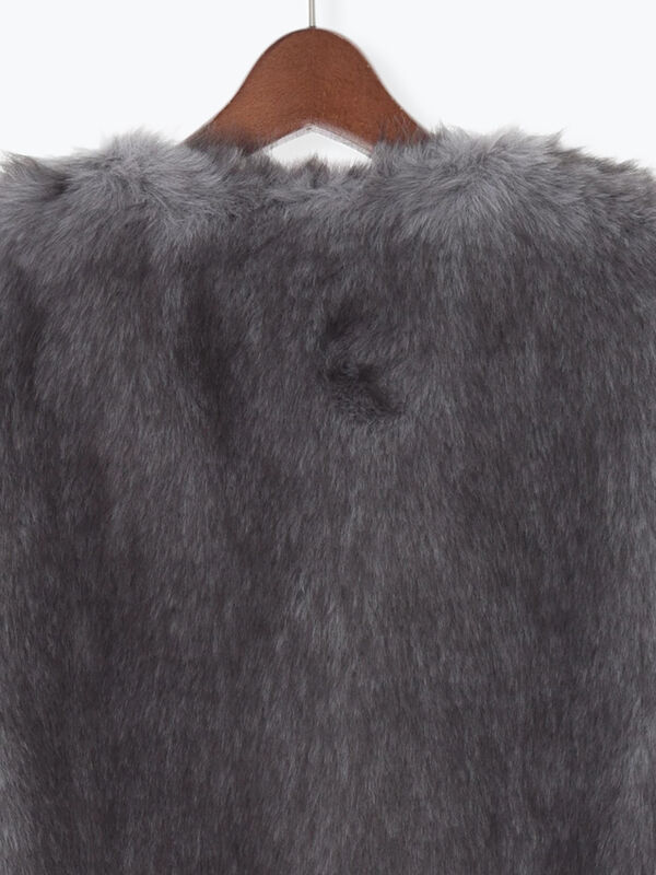 ショートファーベスト《2025winter catalog item》（グレー/ベージュ