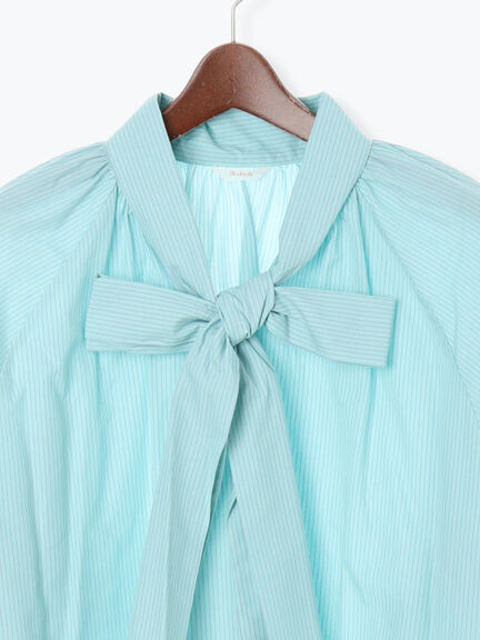 ビッグリボン2WAYブラウス《2025winter catalog item》（オフホワイト/ミント/サックスブルー）｜Te chichi（テチチ）通販